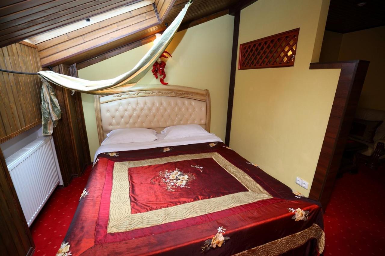 Medzhybozhskiy Zamok Tribukhovtsy الغرفة الصورة